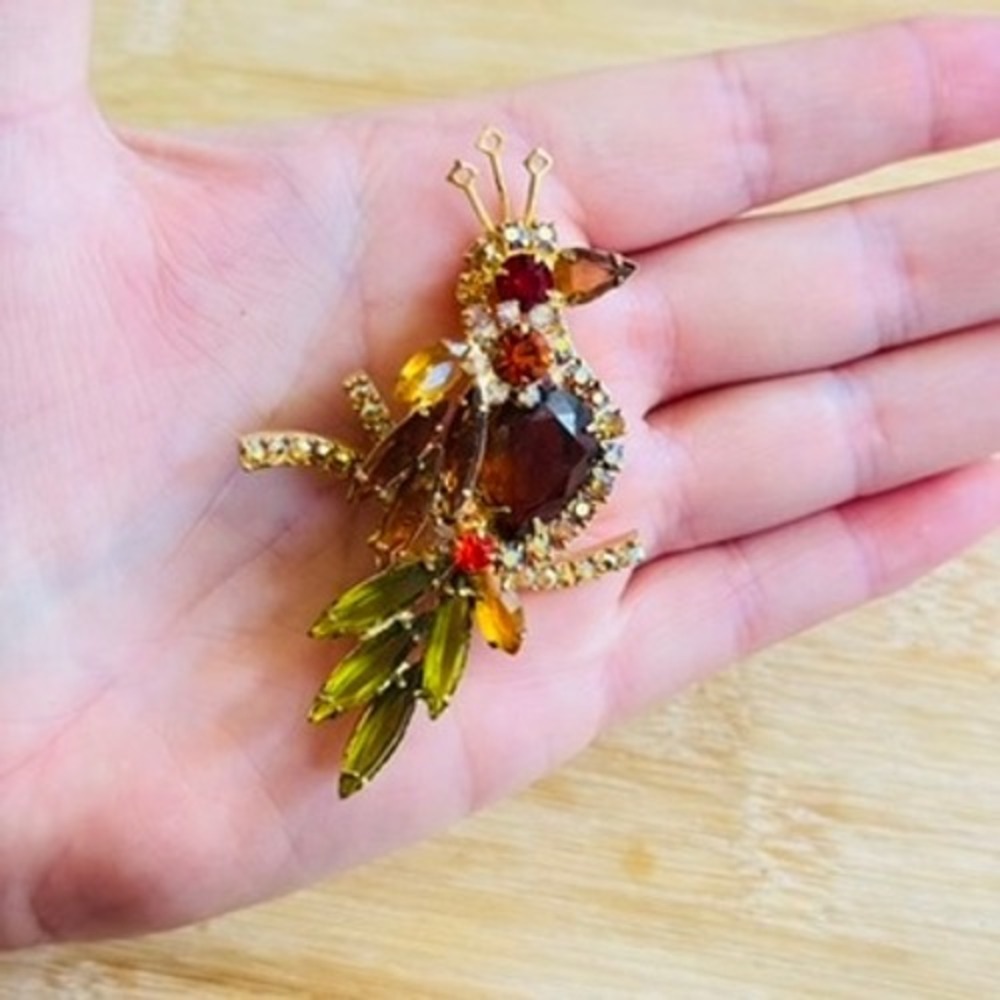 VTG Parrot Bird Brooch pin D&E Juliana Book Piece Rhinestone AS IS Repair Parts - Picture 6 of 7